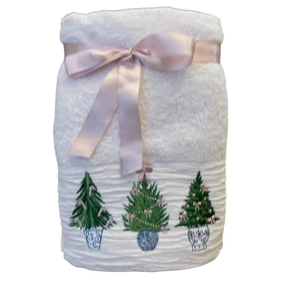 Christmas Hand Towels 2pc Embroidered Chinoiserie Christmas Trees Cotton NEW
